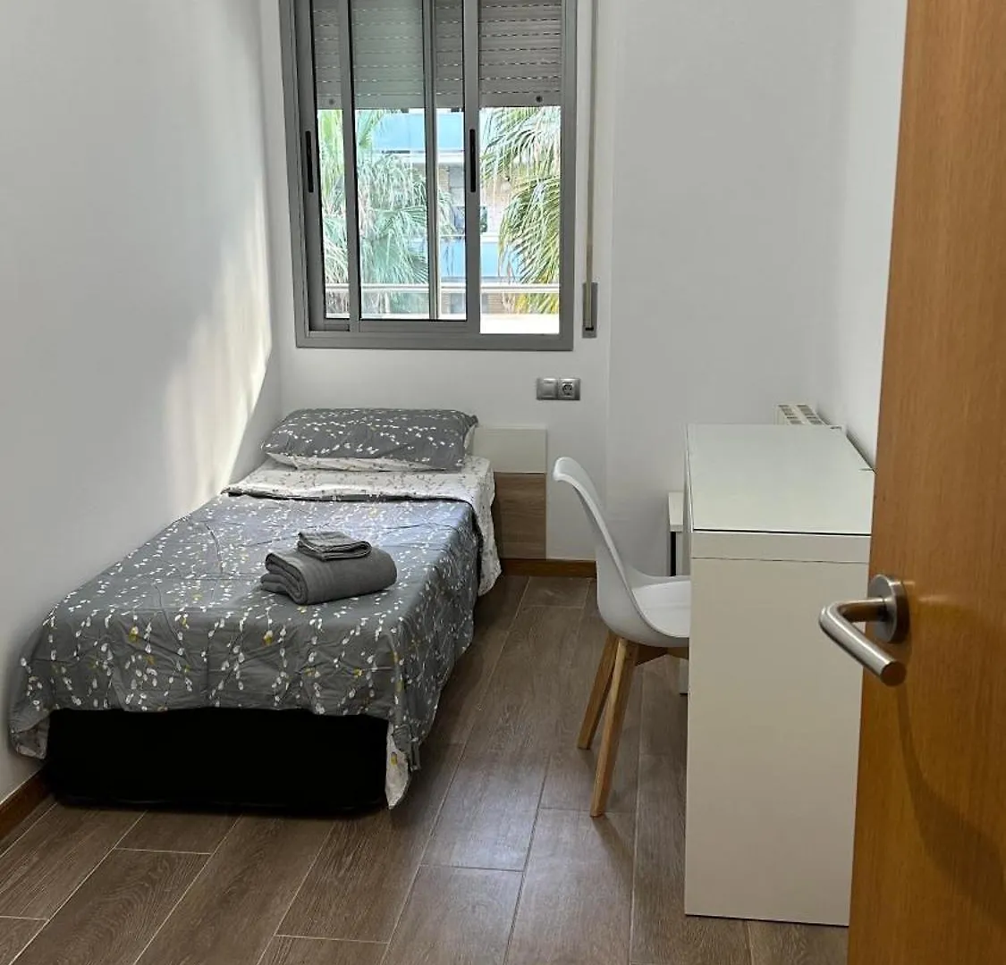 Apt Compartido Martirrena Badalona Apartman
