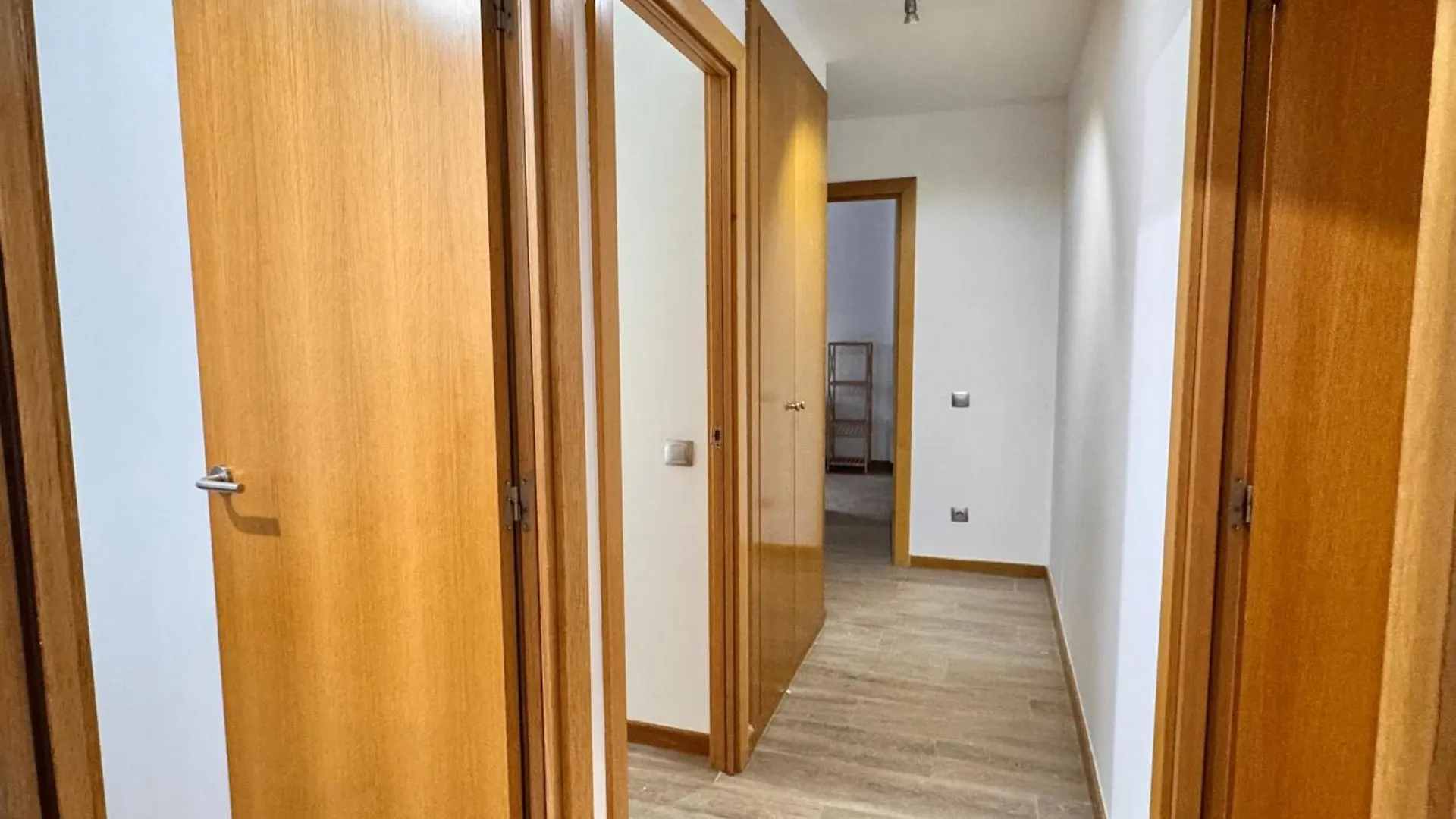 Apt Compartido Martirrena Badalona 0*,  Spanyolország